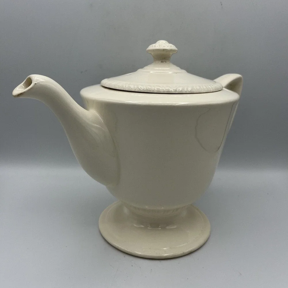 Rare Vintage Homer Laughlin Ivory Coffee Pot‎ Footed Liberty Pedestal Large